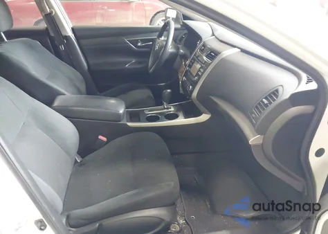 2015 Nissan Altima 2.5 S z USA, uszkodzony, nr VIN 1N4AL3AP1FC258095